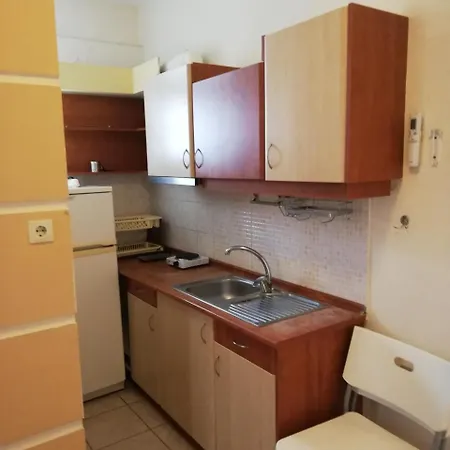מלון דירות Sea Side Economou 3*