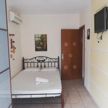 מלון דירות Sea Side Economou 3*