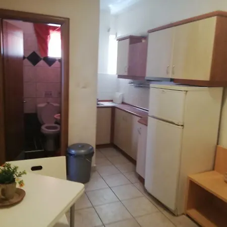 Sea Side Economou מלון דירות 3*