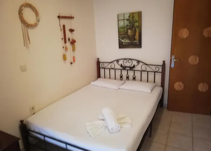 Sea Side Economou Aparthotel 3*