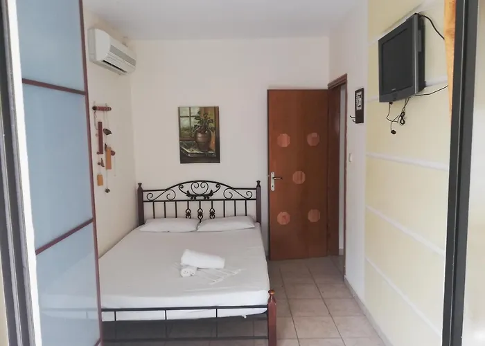 Aparthotel Sea Side Economou 3*